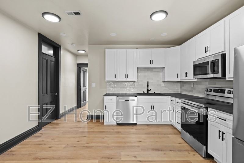 2317 Indiana Avenue #2F - Photo 4 of 16