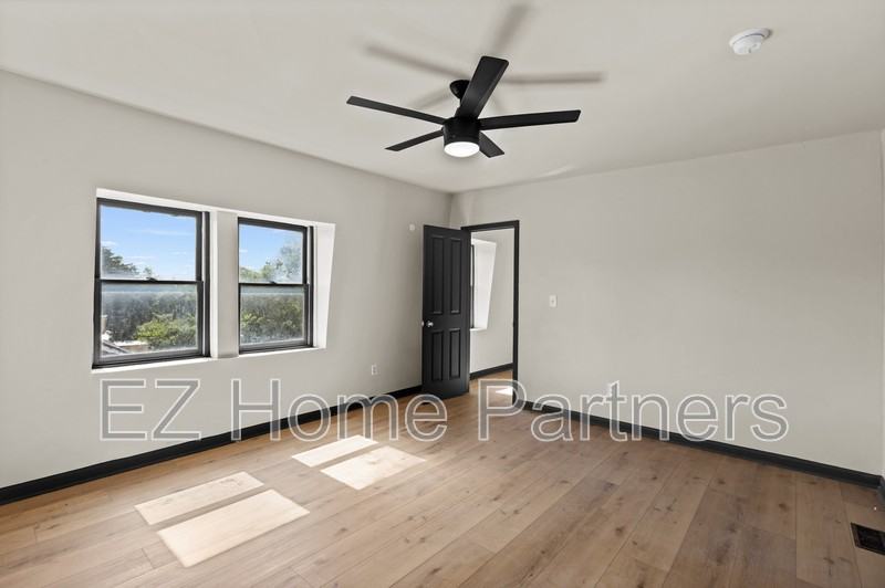 2319 Indiana Avenue #2F - Photo 3 of 10