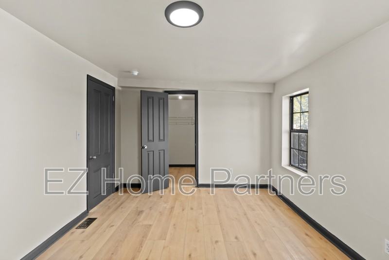 2319 Indiana Avenue #2F - Photo 5 of 10