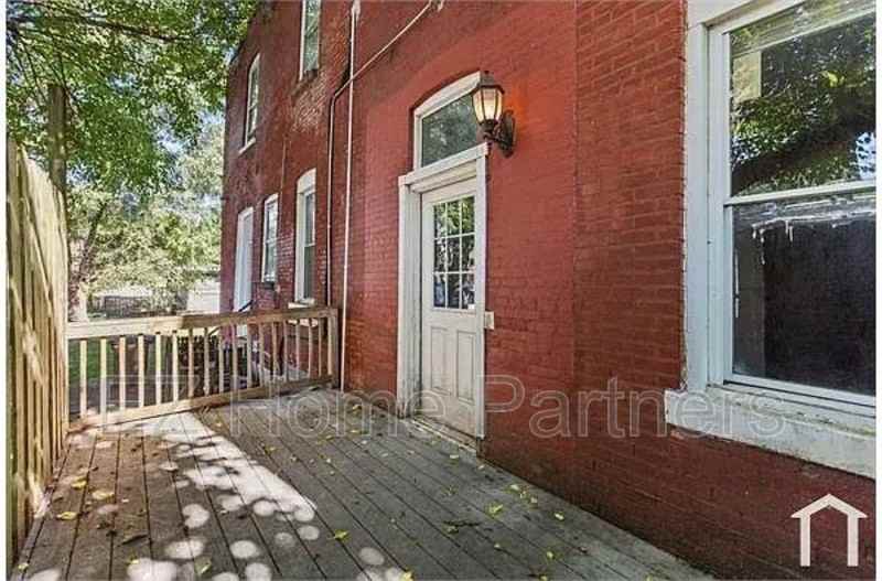 3007 South Compton Avenue - Photo 4 of 44