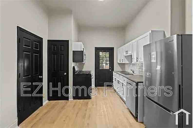 3007 South Compton Avenue - Photo 7 of 44