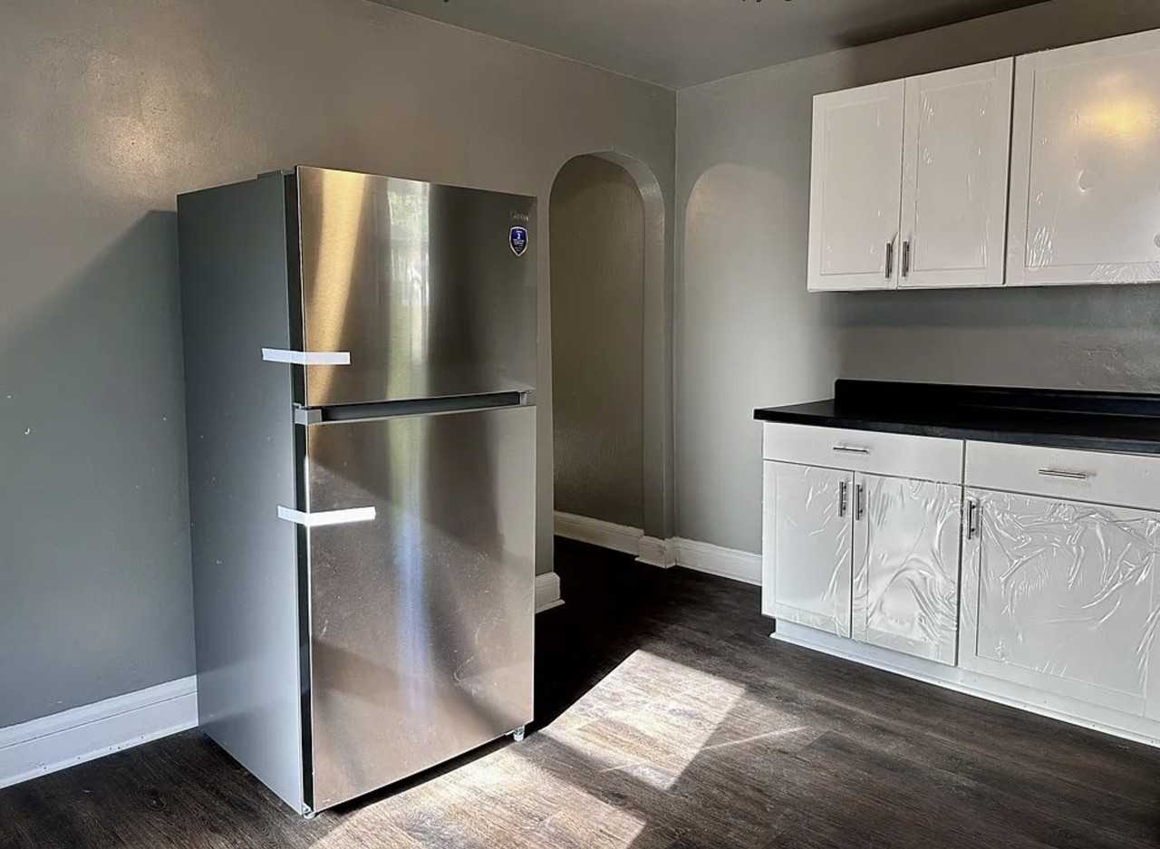 551 Garrison Avenue - Photo 2 of 21