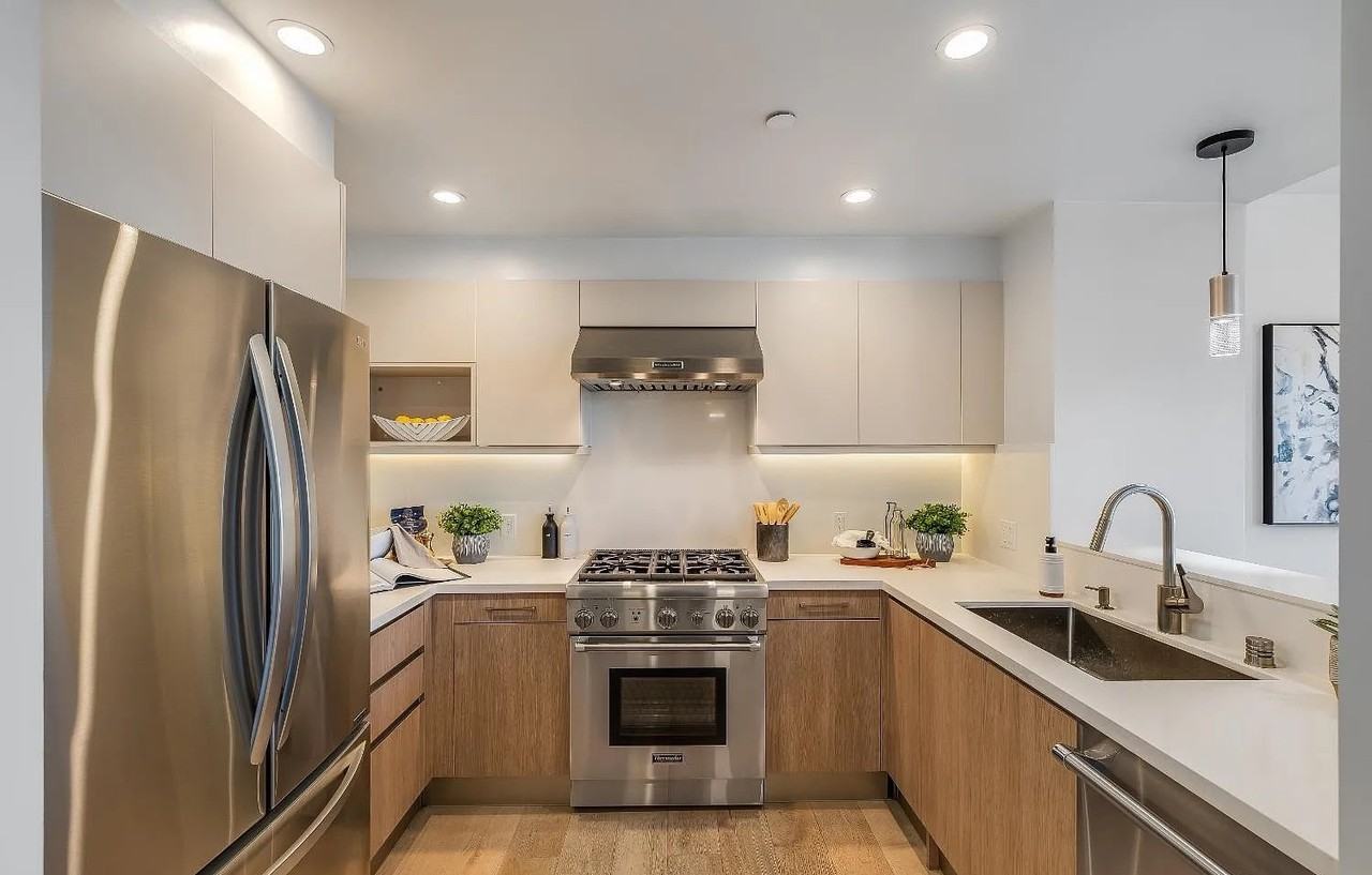 369 18Th Ave - Photo 3 of 39