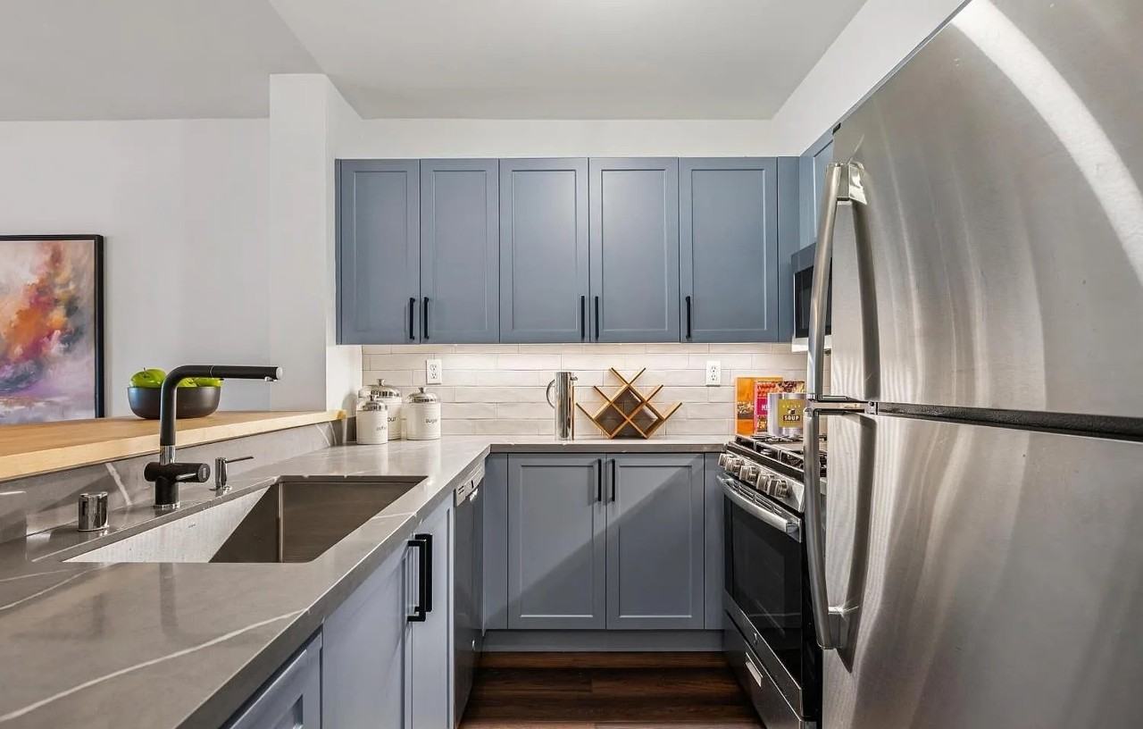 1380 Greenwich St - Photo 3 of 35