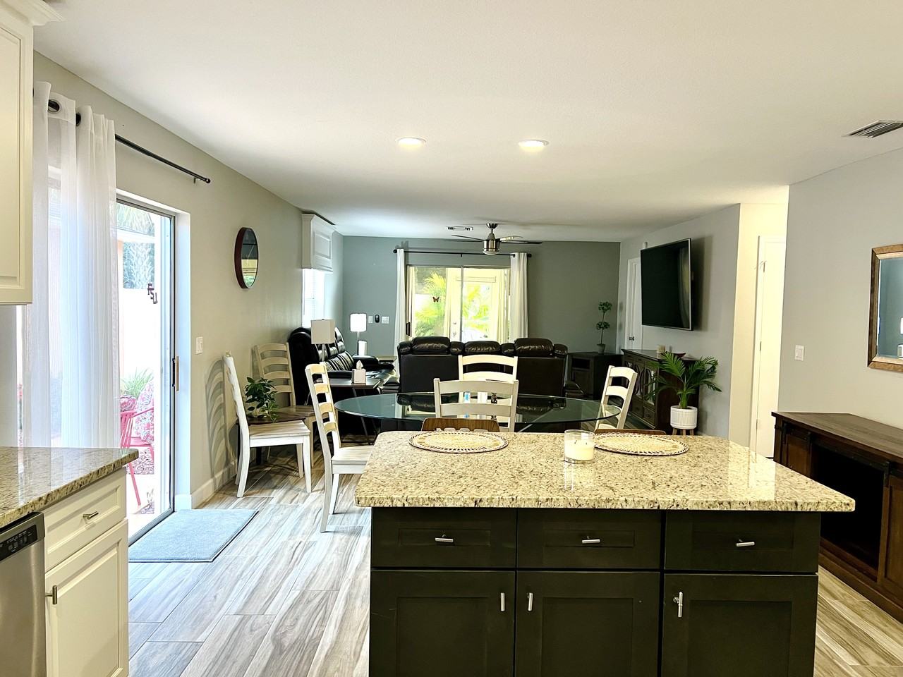 1207 Fernando Ln - Photo 6 of 31