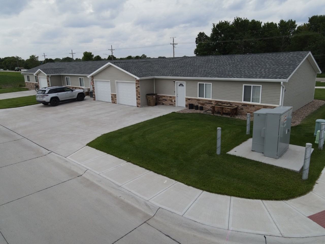 Jaxson Sub Condo's - Photo 2 of 10