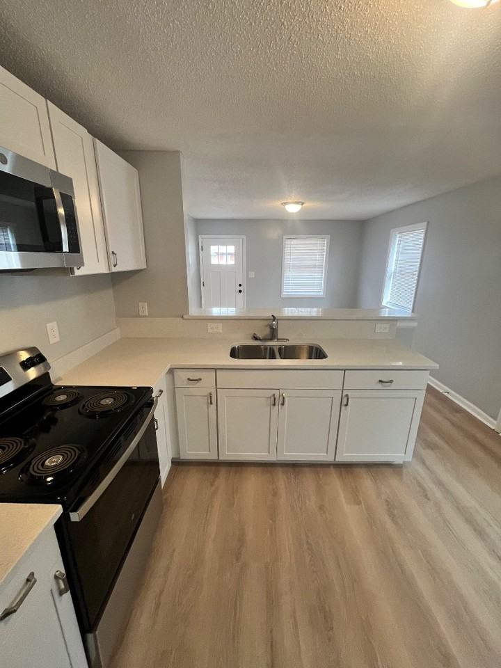 2601 Dundeen Street - Photo 3 of 14