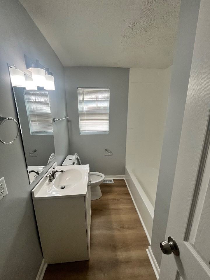 2601 Dundeen Street - Photo 7 of 14