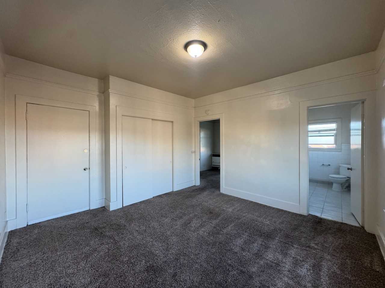 117 John St - Photo 2 of 6