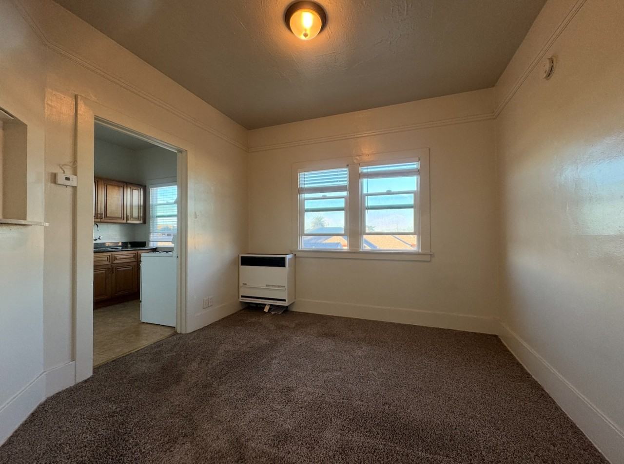 117 John St - Photo 3 of 6