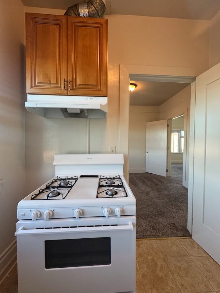 117 John St - Photo 5 of 6