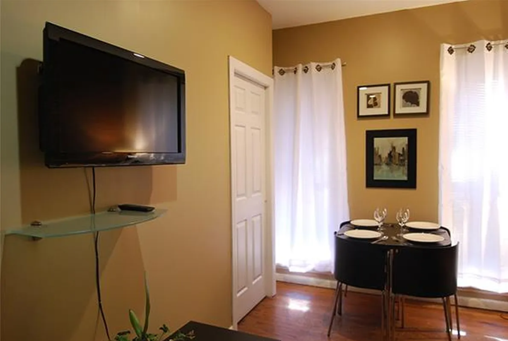 354 W 37th St #2 - Photo 4 of 9