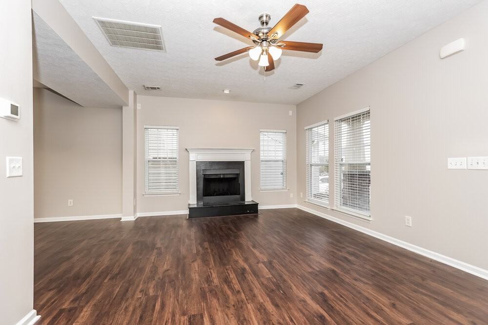 8801 Cressent Glen Ct - Photo 4 of 17