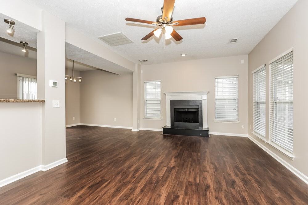 8801 Cressent Glen Ct - Photo 5 of 17