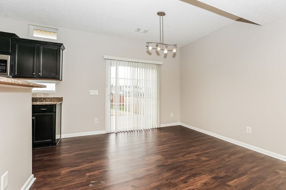 8801 Cressent Glen Ct - Photo 6 of 17