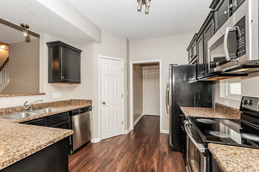 8801 Cressent Glen Ct - Photo 7 of 17