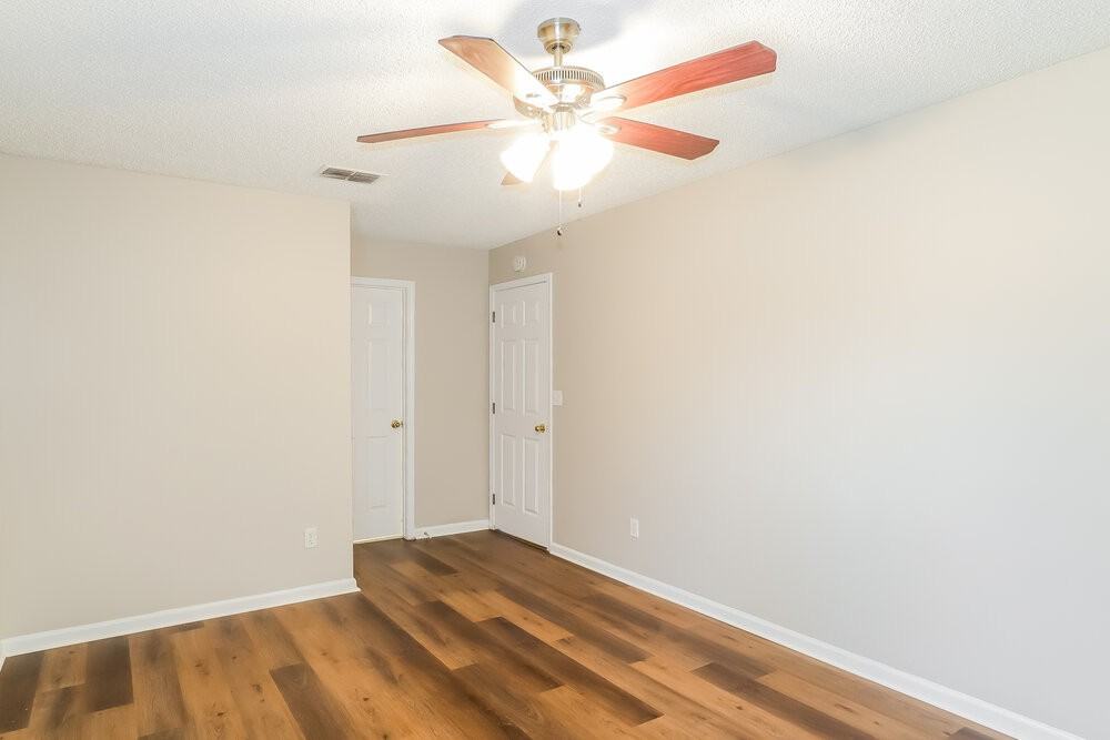 11250 Hudderfield Cir S - Photo 7 of 16