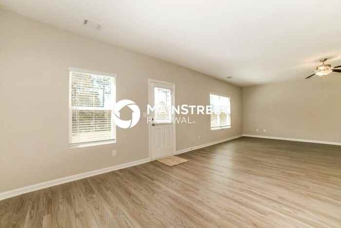 517 Firethorn Ct - Photo 3 of 17