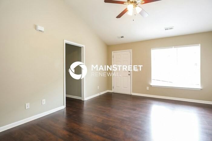 604 Walnut Crossing Dr - Photo 4 of 17