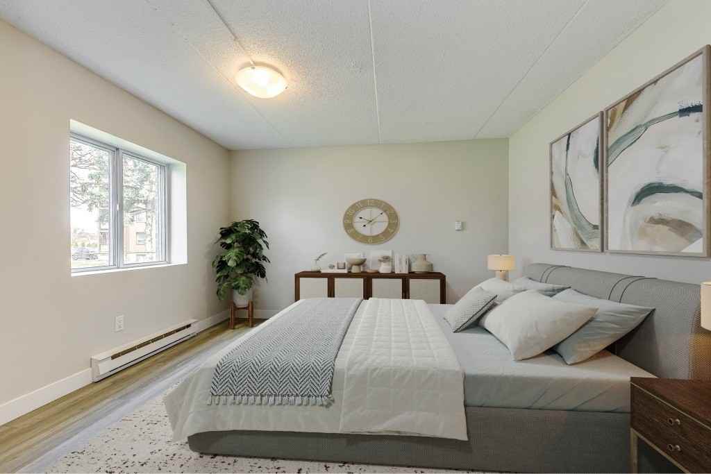 43 Ormond Street S - Photo 5 of 7