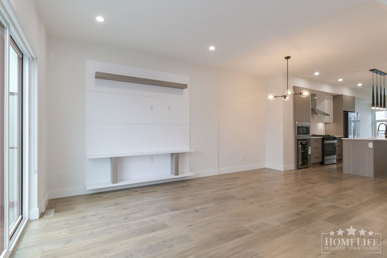 177 175a Street - Photo 3 of 25