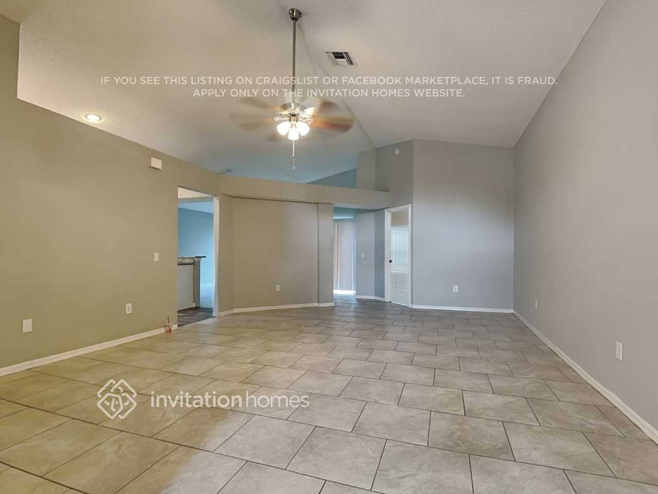 1306 Timber Trace Dr - Photo 4 of 19