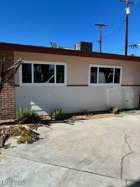 2104 Sundale St - Photo 2 of 6