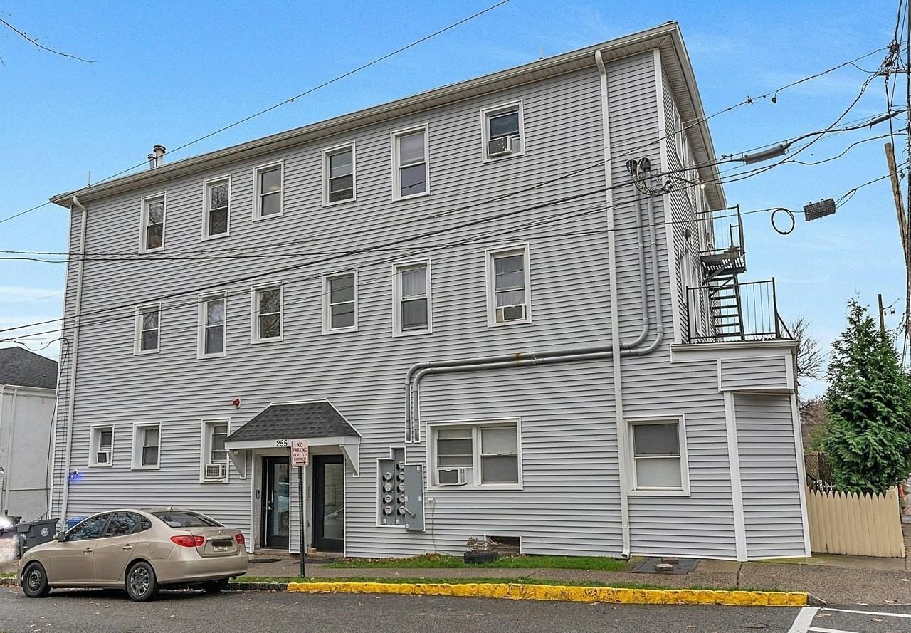 255 Lafayette Place #2E