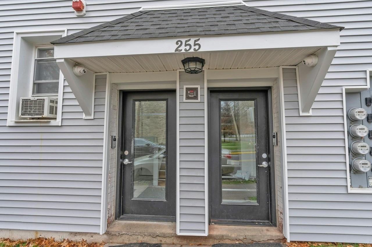 255 Lafayette Pl #2E - Photo 2 of 20