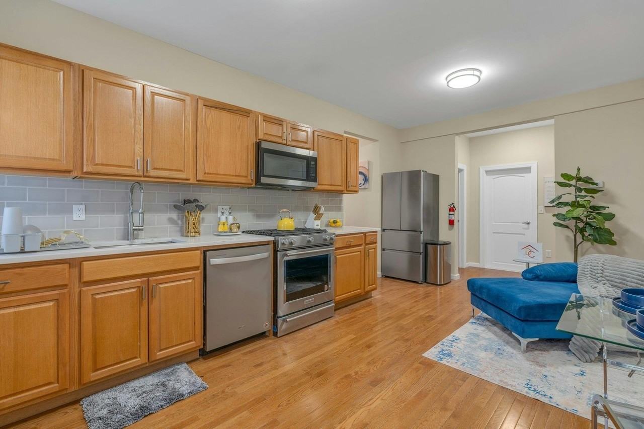 255 Lafayette Pl #2E - Photo 4 of 20