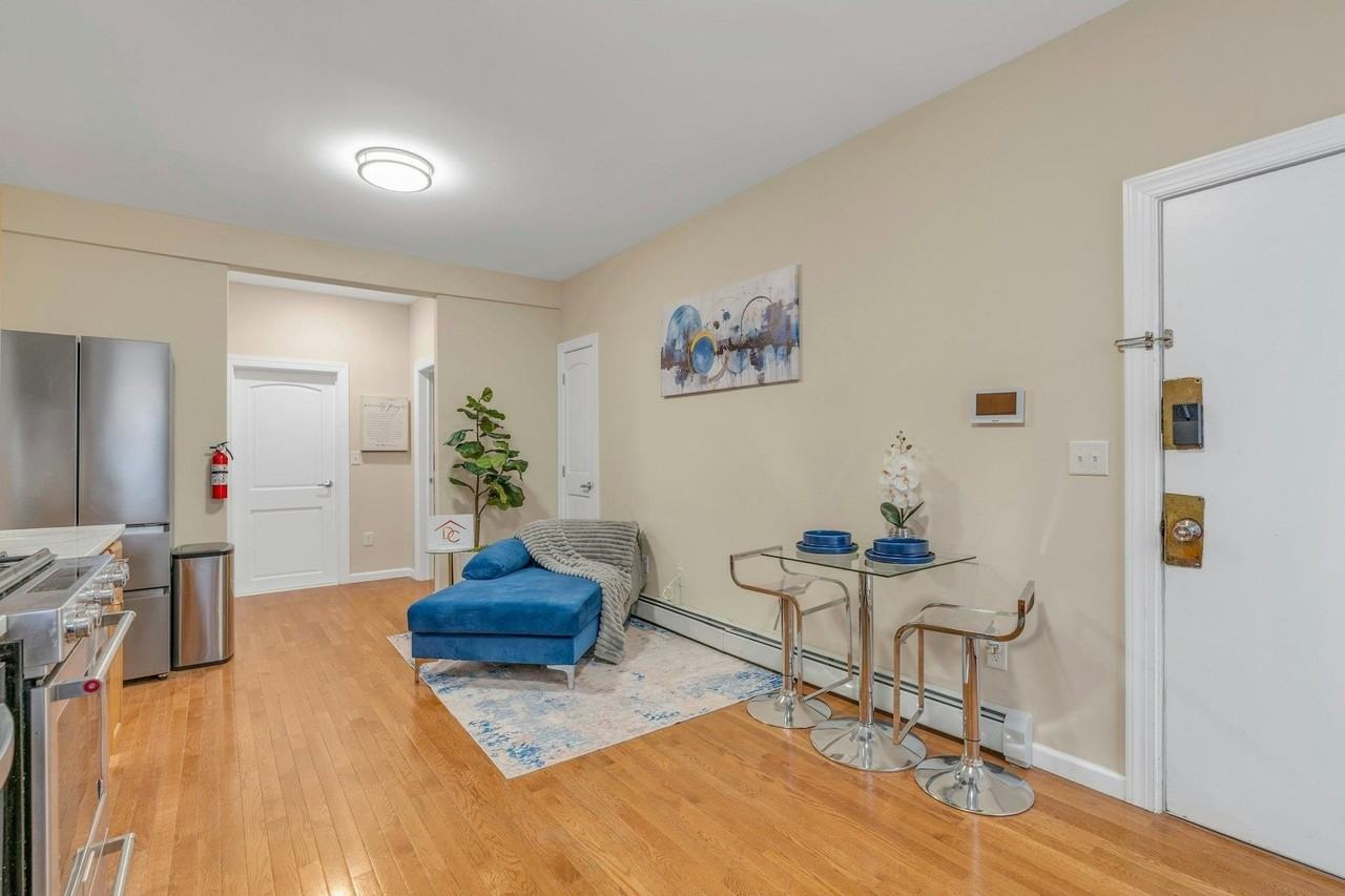 255 Lafayette Pl #2E - Photo 7 of 20