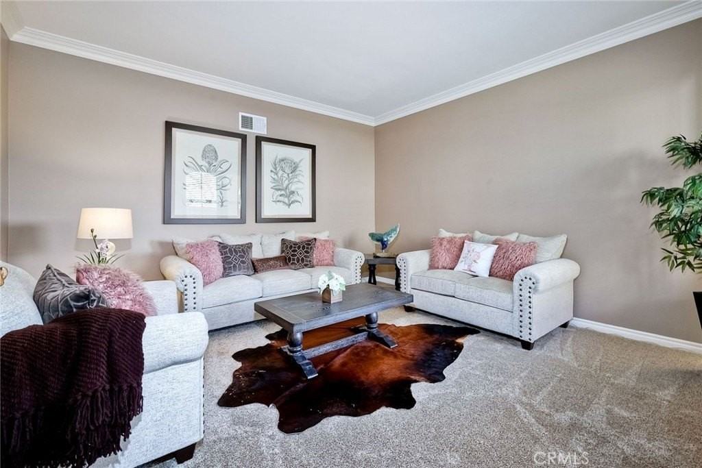 5018 Medalist Ct - Photo 4 of 40