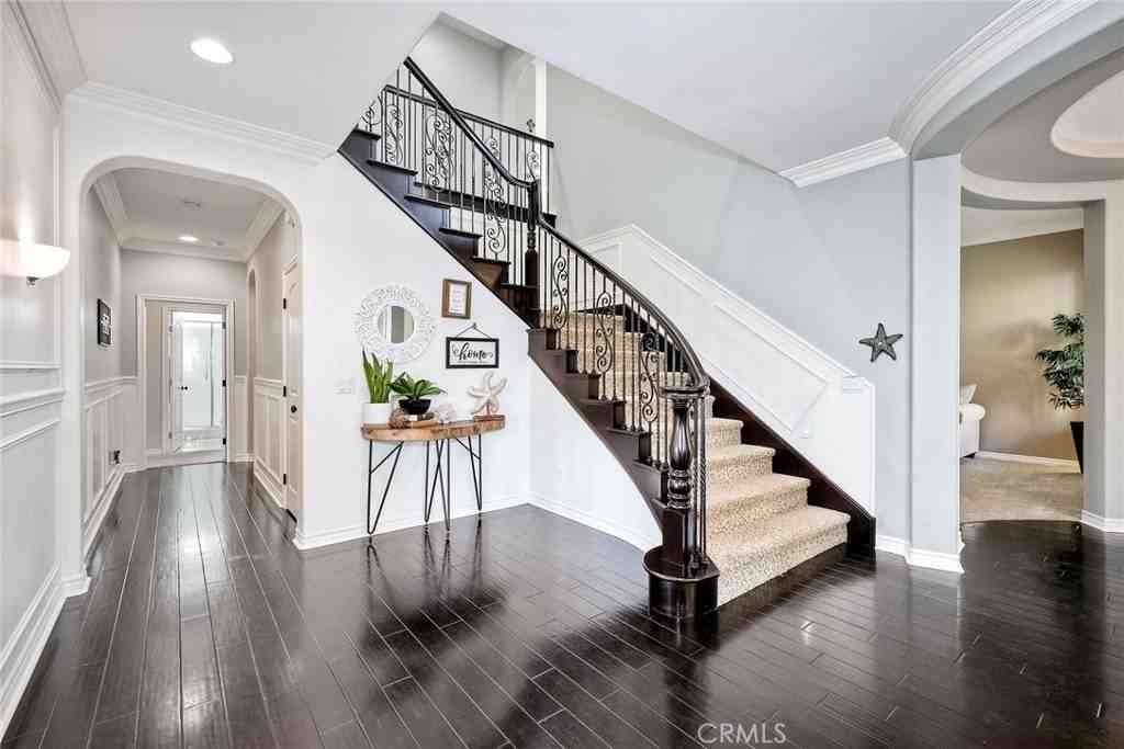 5018 Medalist Ct - Photo 7 of 40