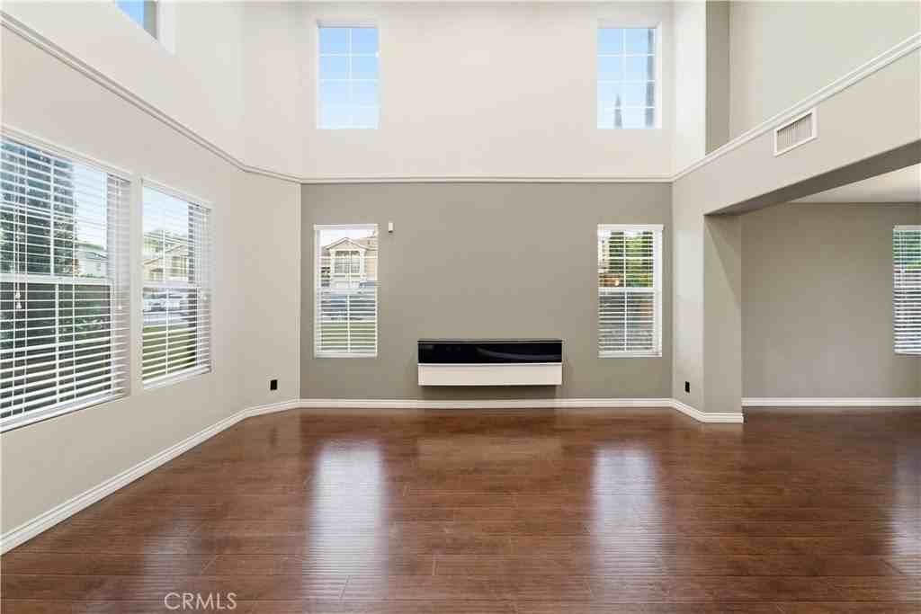 20300 Candice Court - Photo 4 of 43