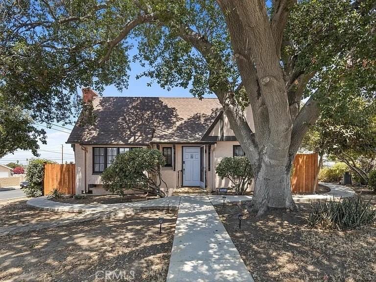 15803 Victoria Ave - Photo 2 of 50