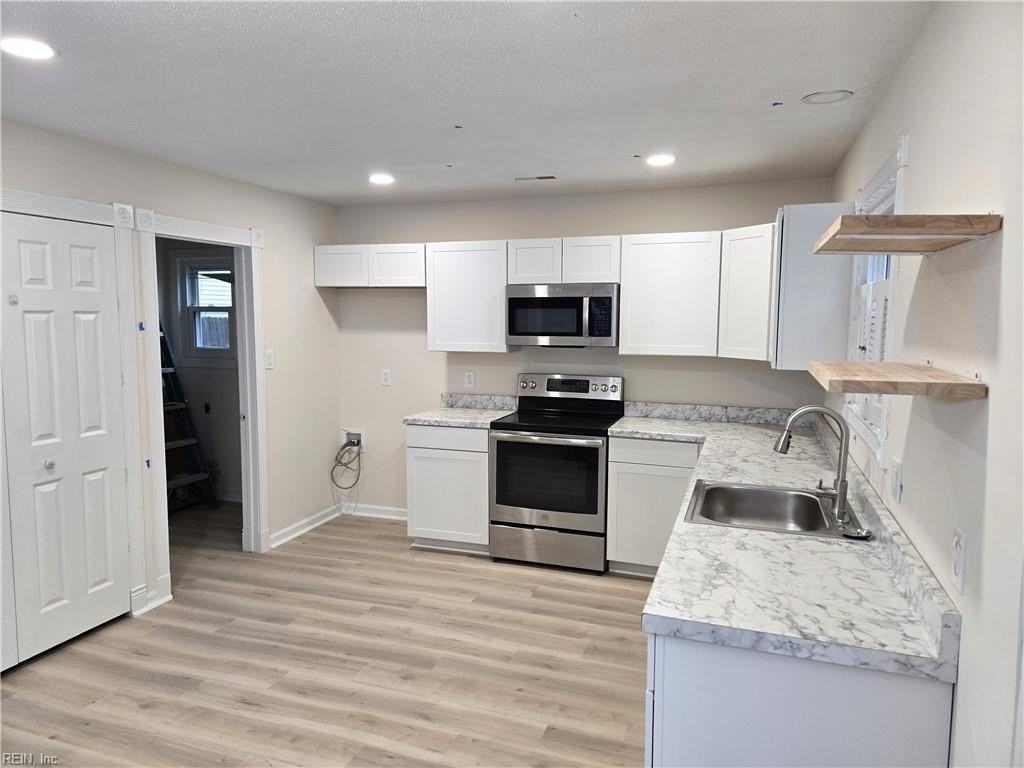 3912 Riverside Circle - Photo 3 of 22