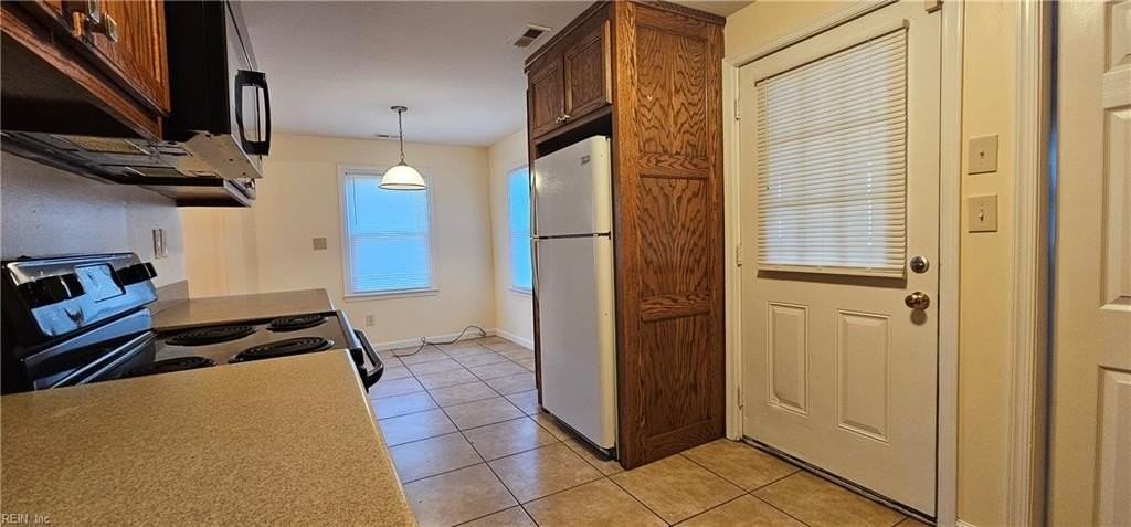 40 Irwin St - Photo 4 of 14