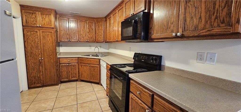 40 Irwin St - Photo 5 of 14