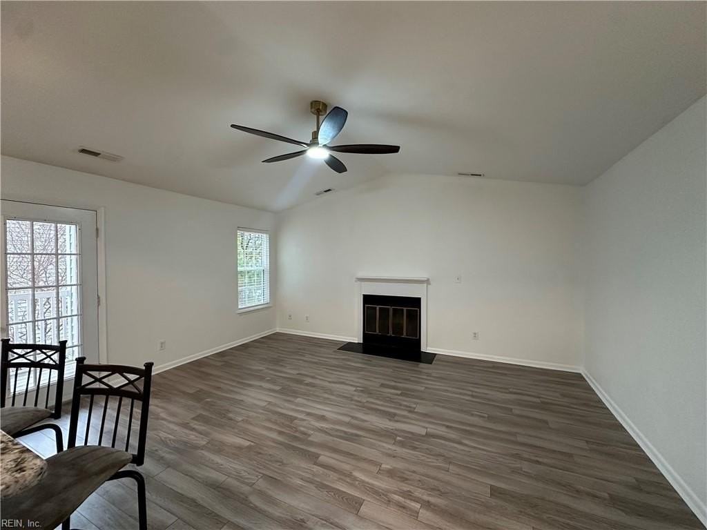 1833 Chantilly Court #305 - Photo 3 of 18