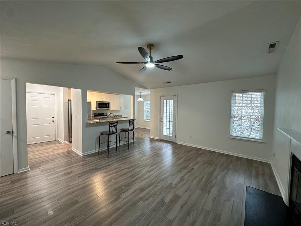 1833 Chantilly Court #305 - Photo 4 of 18