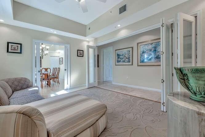 1640 Presidential Way #501 - Photo 5 of 36