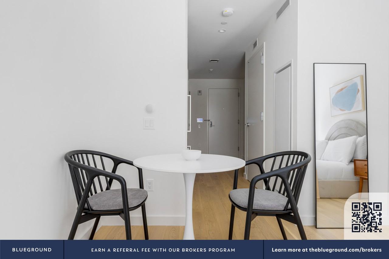 244 West 29th Street - Photo 5 of 29