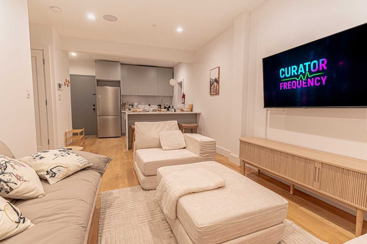 207 Cooper St #1359084P - Photo 2 of 23