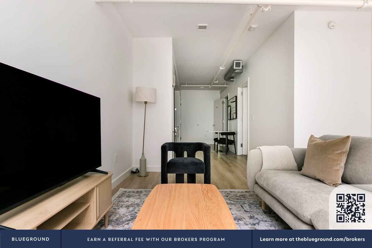 1395 22nd St #2099 - Photo 4 of 46