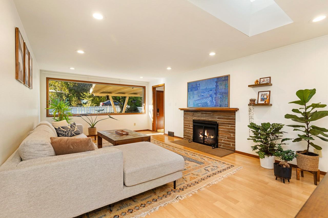 10828 23rd Ave Ne #1353851P - Photo 6 of 20