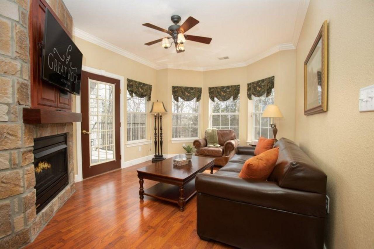 175 Golf View Drive #1267954P - Photo 2 of 26