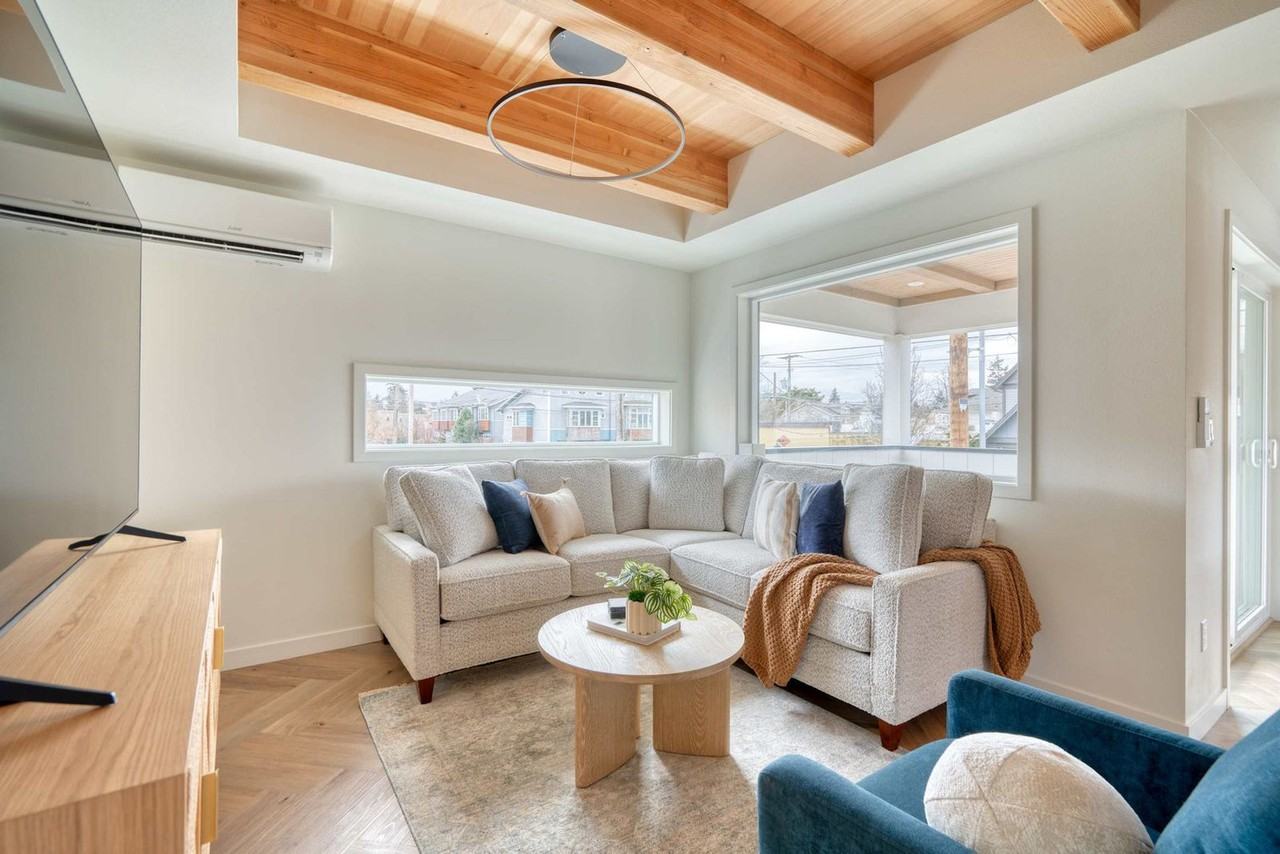 5016 Northeast 26th Avenue - Photo 3 of 93