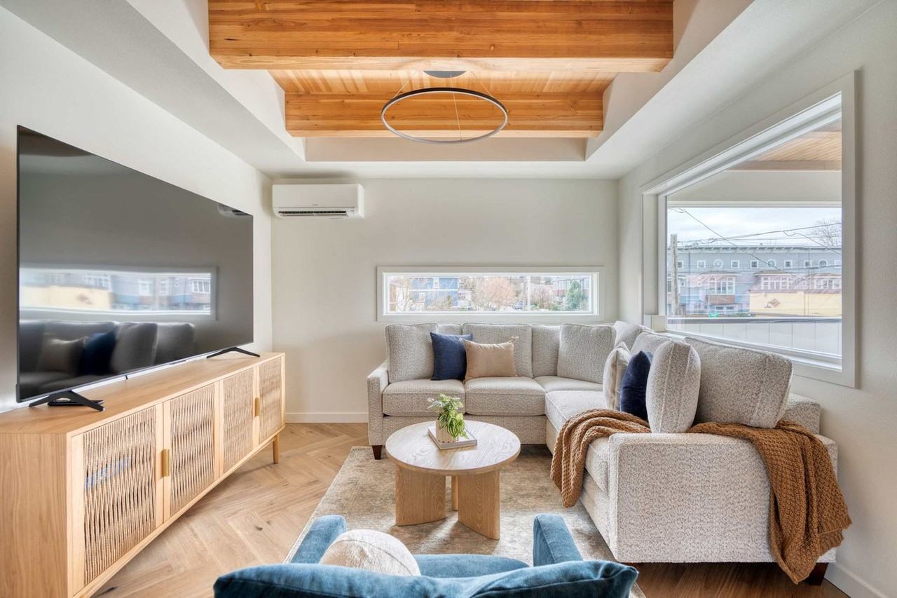 5016 Northeast 26th Avenue - Photo 4 of 93