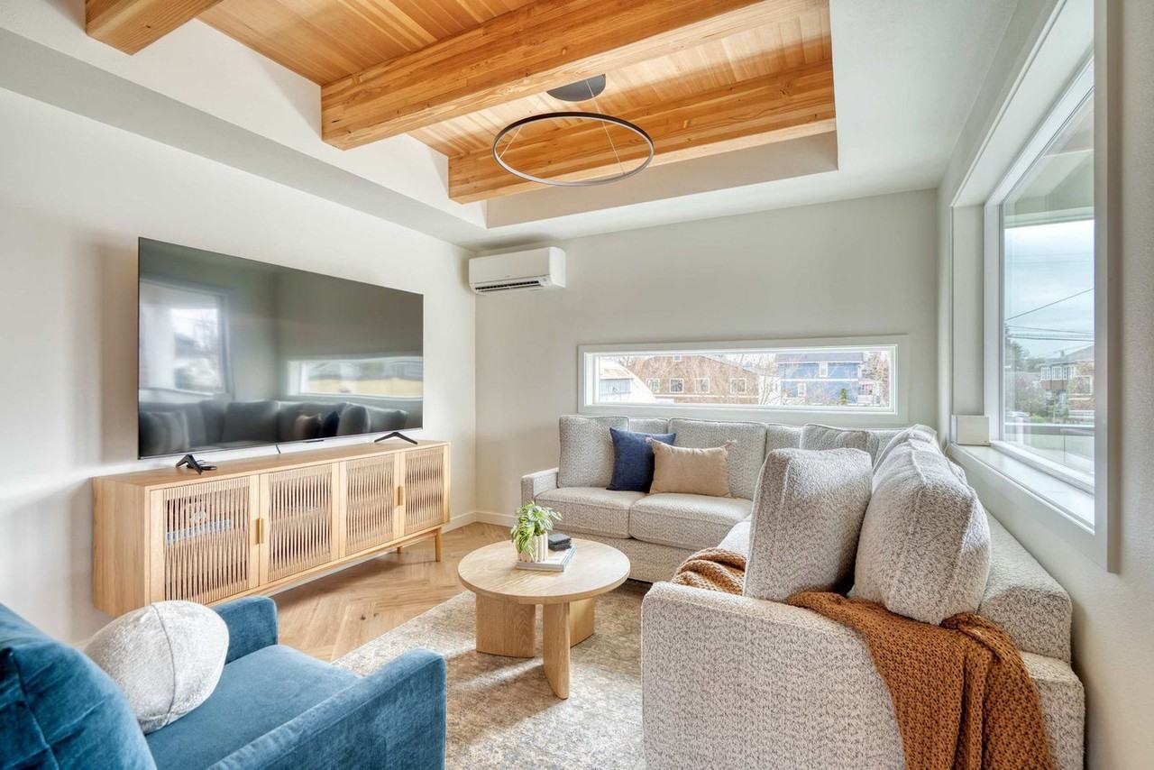 5016 Northeast 26th Avenue - Photo 6 of 93