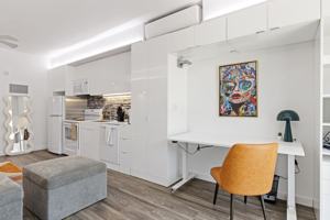 featured image of 12607 Larchmere Blvd